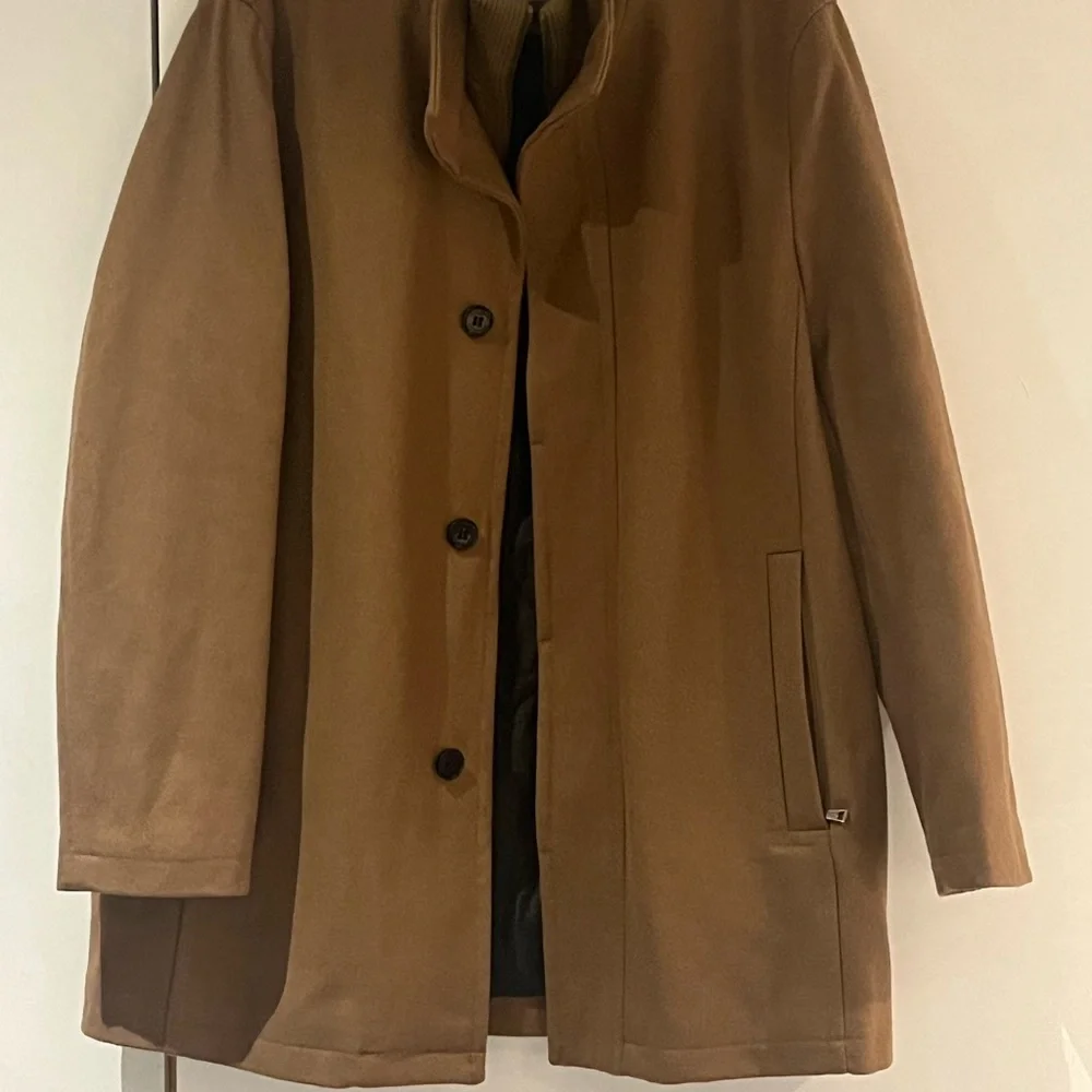 Cole Haan Men's Camel Trench Coat - Picture 3 of 12